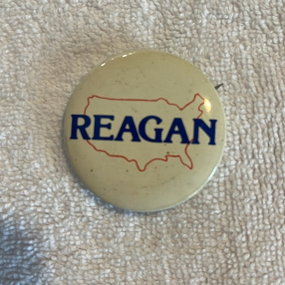 * 3 for $10* Reagan Campaign Buttons and RNC Lapel Pin - Picture 4 of 10